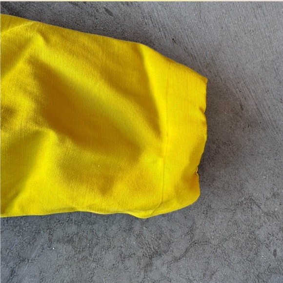 Yellow trench coat with buttons, True vintage 1960s 1970s. Made by Debutogs - Picture 5 of 6